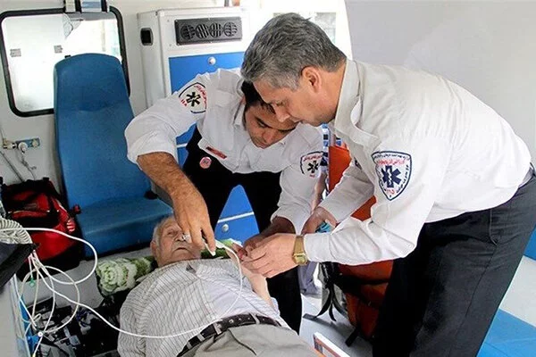 امدادگر کمکهای اولیه